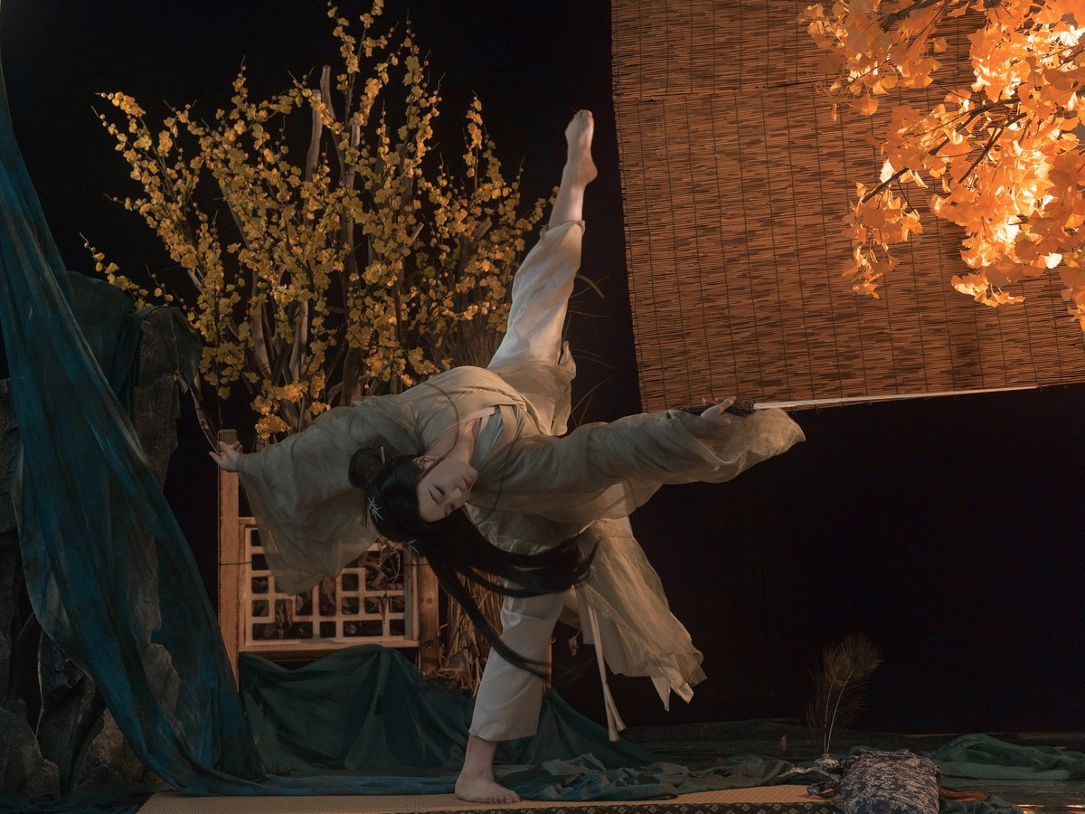 hanfuKFC's tweet photo. 师姐梦中斩龙
#剑三 #剑网3 #ChinaCulture  #photography https://t.co/4vQb3uwJqW