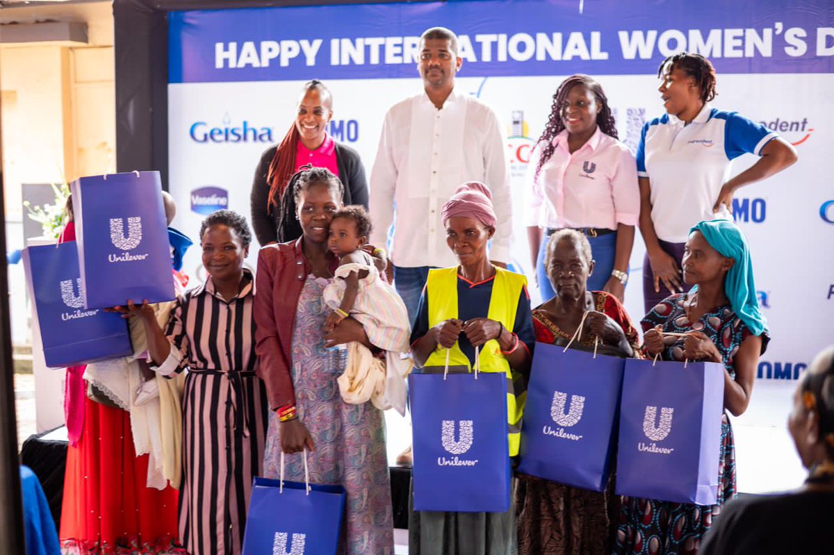 Kampala Central Mayor Uhuru was the chief guest at #UnileverUganda women's month celebrations. Unilever Uganda reached out to @KCCAUG ladies as part of celebrations #OmoUnbeatableStainRemoval @WByarabaha @LindaEvelyn_N