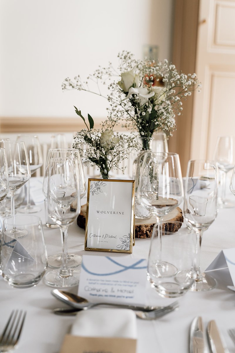 Decor goals ✨ Have you thought about what you want for your table settings? 📸 @paul_aston_photography To book a tour of Crowcombe Court wedding venue in Somerset pop us a message or email us at weddings@crowcombecourt.co.uk