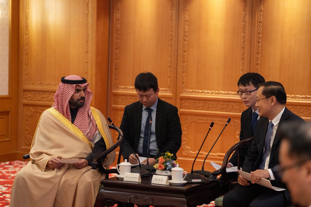 BadrFAlSaud's tweet photo. بدعم من قيادة البلدين الصديقين، التعاون الثقافي السعودي الصيني يبدأ فصلاً جديداً، بعدة اتفاقيات، حيث سعدت بتوقيع مذكرة تفاهم بين @MOCSaudi ووزارة الثقافة والسياحة في الصين لتعزيز التعاون الثقافي، وتعاون @FilmMOC مع مجموعة فيلم بونا الصينية، واستضافة المملكة كضيف شرف في معرض بكين الدولي للكتاب 2024.

#رؤية_السعودية_2030