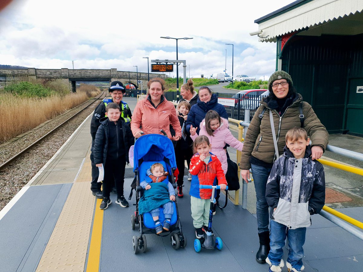 Today we joined @CreatingE @ConwyVNWCoast on the Families Forward Project. #halfterm #railwaysafety #GuardiansOfTheRailway