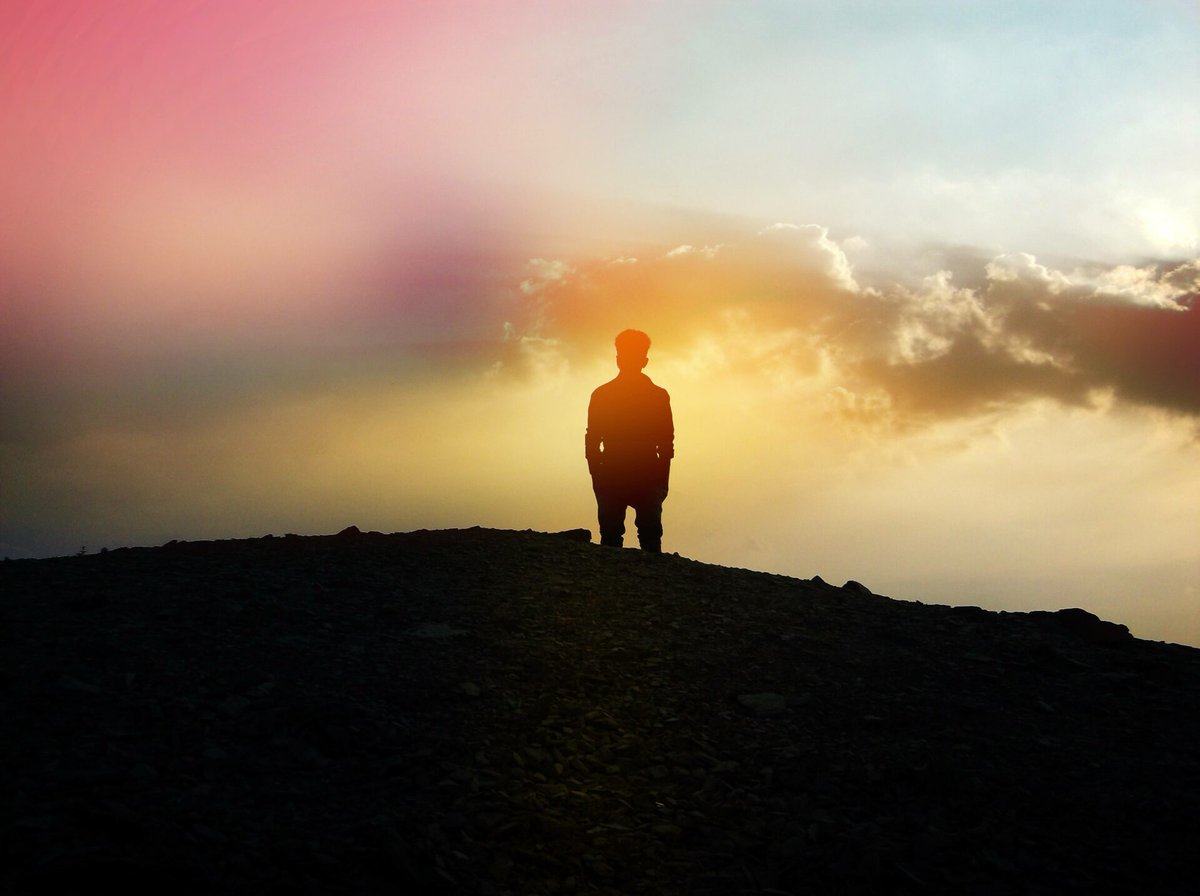 GObservatorio's tweet image. A #Solidão do homem #Gay | is.gd/wSZRzE
#AutoConhecimento #Depressao #HomemGay