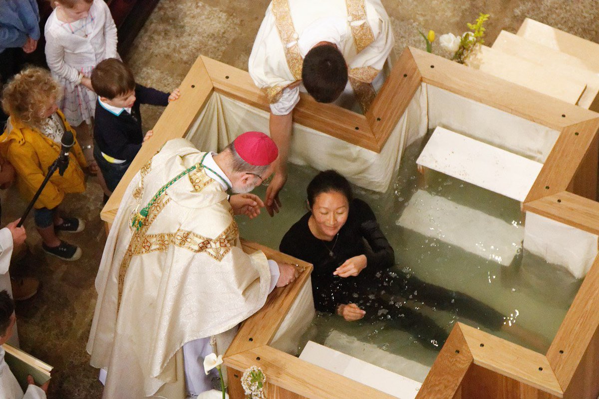 viachrist_'s tweet photo. 🇫🇷 | Les chiffres sont tombés : 7135 adultes seront baptisés à Pâques, et +5000 adolescents le seront cette année !

Au total, on compte 12000 nouveaux baptisés catholiques – sans compter les enfants – sur toute l’année 2024. DEO GRATIAS ! (Via @Eglisecatho) https://t.co/AYHB8Uc4J8