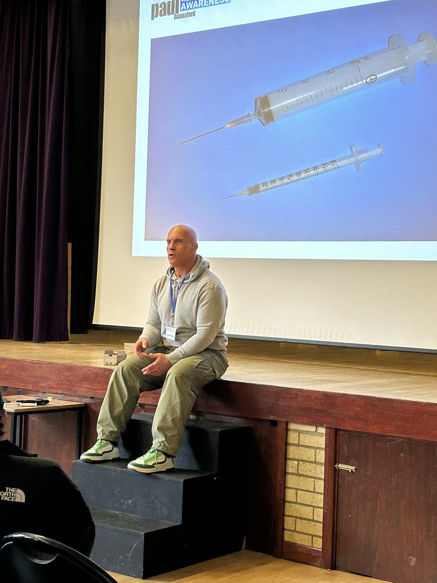 Thank you to @paulhannaford for an eye opening and inspirational talk about drugs and knife crime. There were some hard hitting stories and some invaluable life lessons for Senior House students. #inspirational #pshcee #inspiring #motivational #speaker #guestspeaker