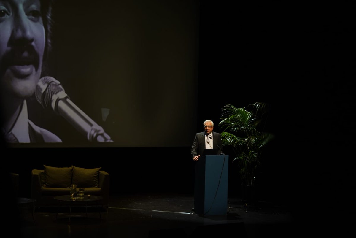 ugent's tweet photo. Mensenrechtenexpert Joe Cannataci kreeg de Amnesty International Leerstoel voor zijn uitzonderlijke bijdrage aan de bescherming van het recht op privacy.
@amnestyvl @HRC_UGent  @RechtCrimUGent https://t.co/6XPxKmHCbI https://t.co/5nJyjCKkQV