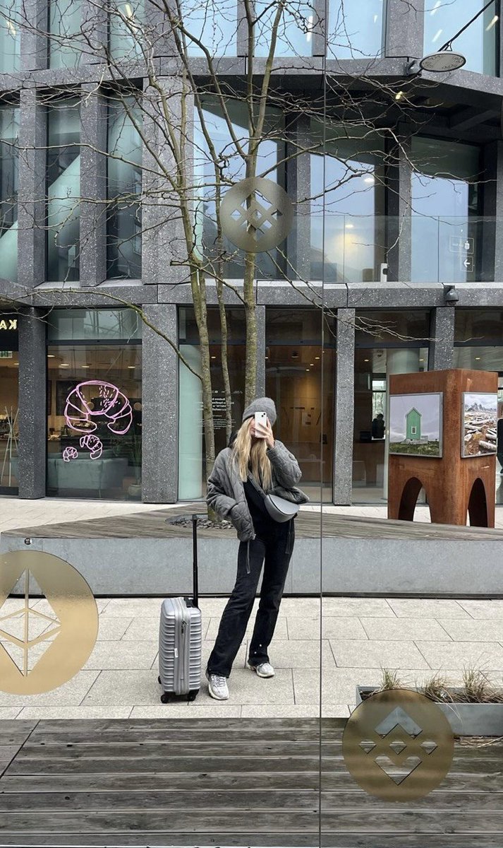 crypto_milania's tweet photo. witam w Poznaniu๐
#dailymirror #moodx #moodmorning #weekendvibes #dental #Dentist #working https://t.co/Avk5v7r1wT