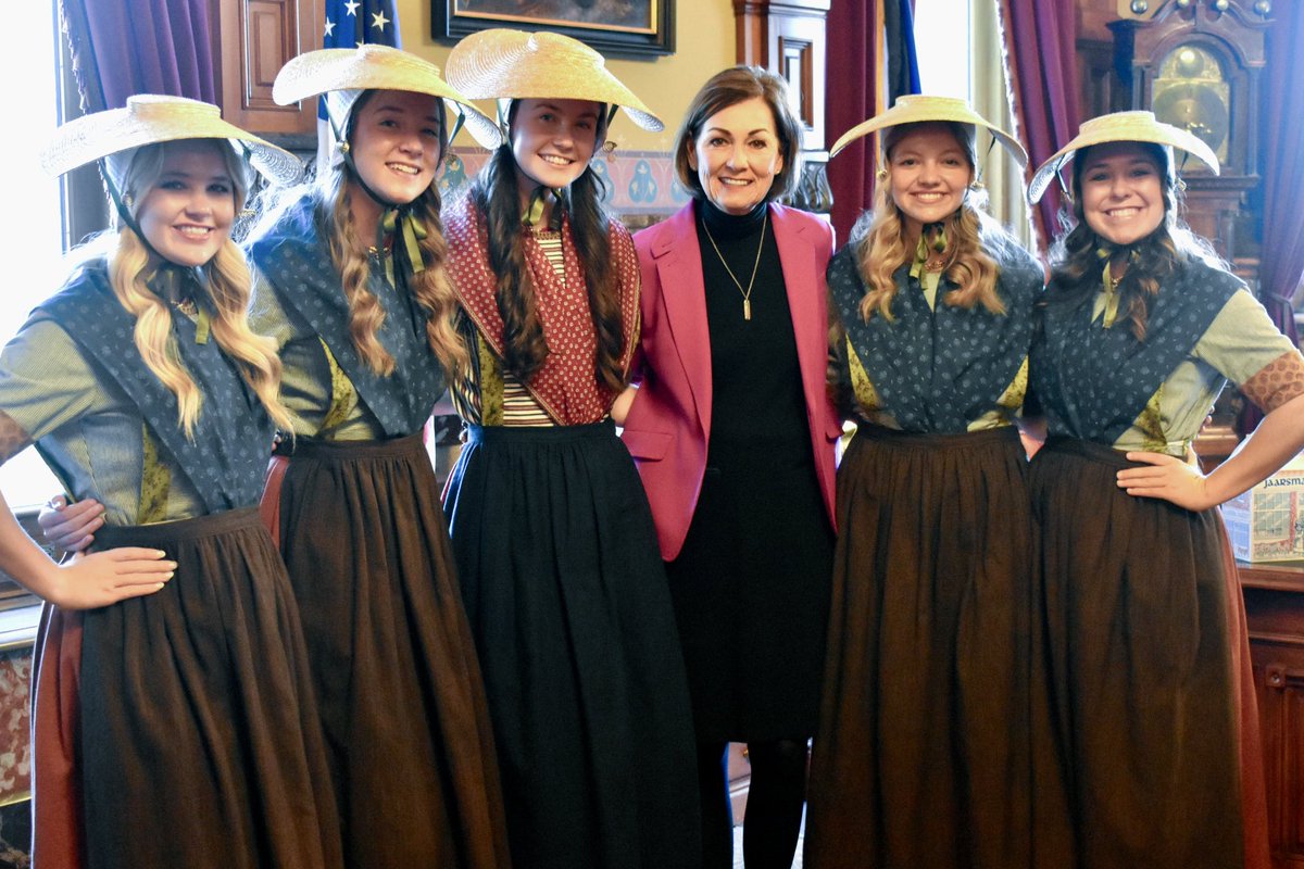 Spring is coming and that means the Pella Tulip Queen and her court are preparing for @PellaHistorical’s Tulip Time!