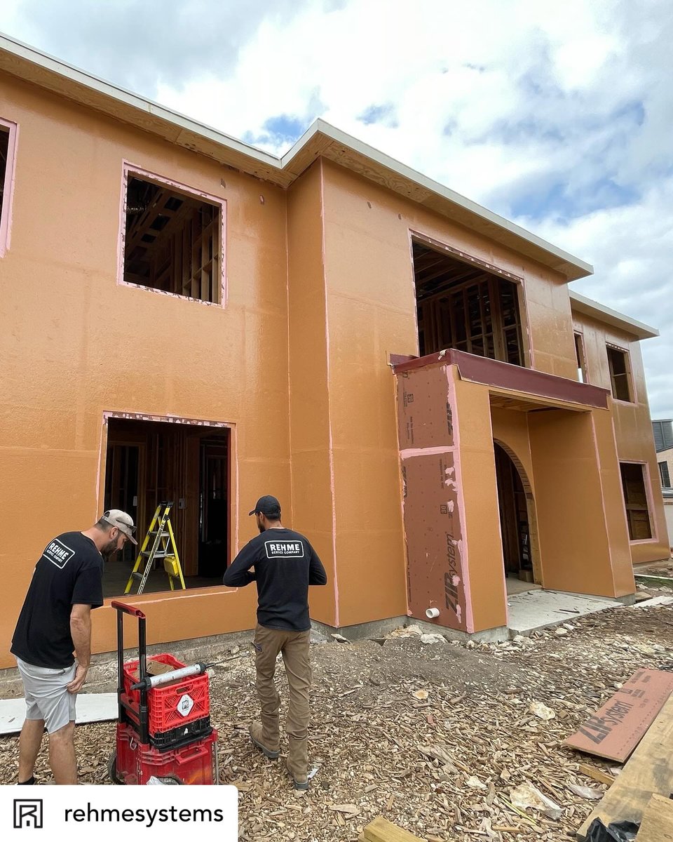 PROSOCO's tweet image. FastFlash is perfect to waterproof rough openings on new builds and retrofits. 
#PROSOCO #PROSOCOFan #FastFlashFan
•
@rehmesystems Getting ROs prepped and ready with @prosocoinc for this @rehmesteel installation for @fsbcustomhomes

Architect: @johnweststoddard