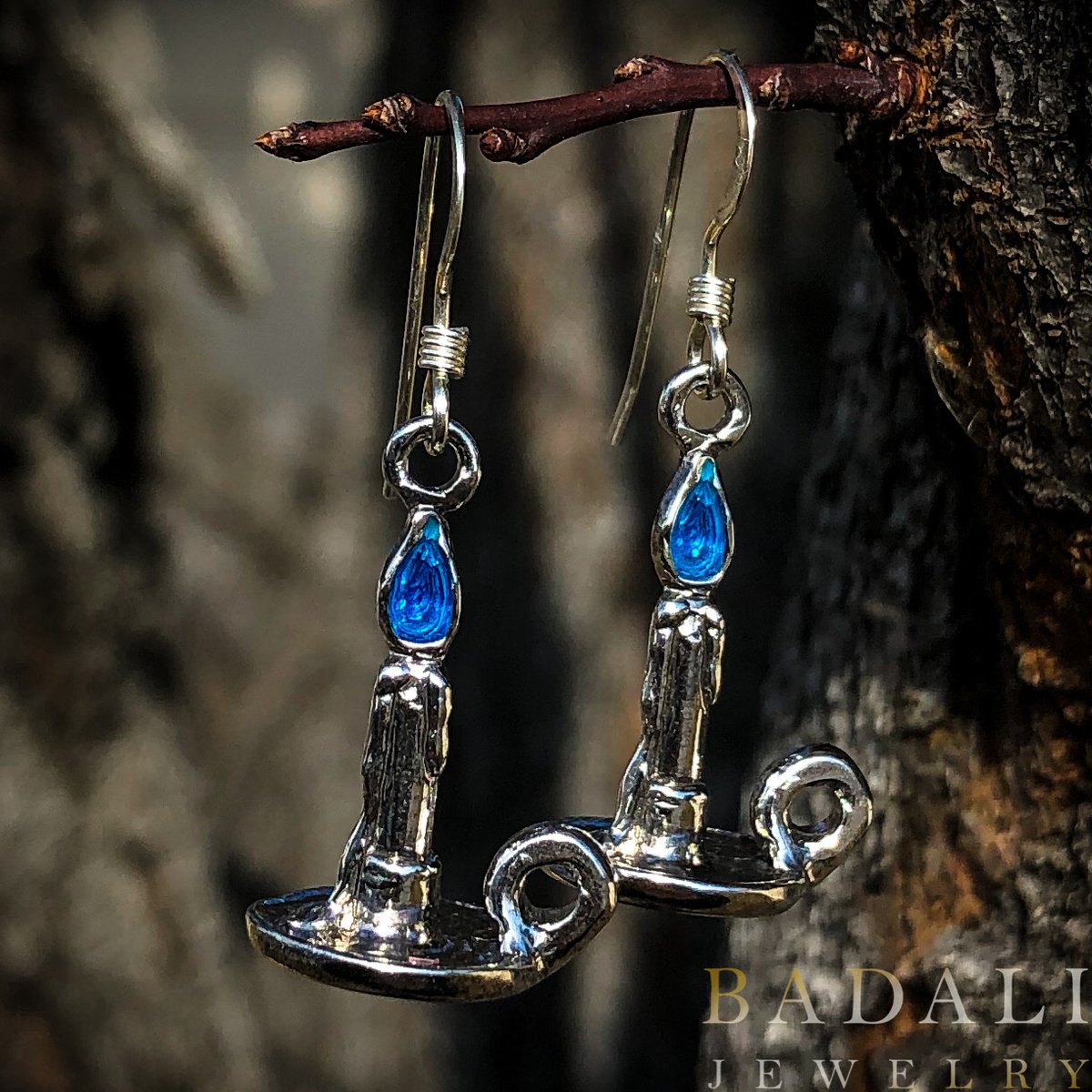 “When the hearthfire turns to blue, what to do? what to do? run outside, run and hide” Officially licensed Chandrian Flame earrings available at BadaliJewelry.com/collections/ki… #PatrickRothfuss #KingkillerChronicle #TheNameOfTheWind #Chandrian