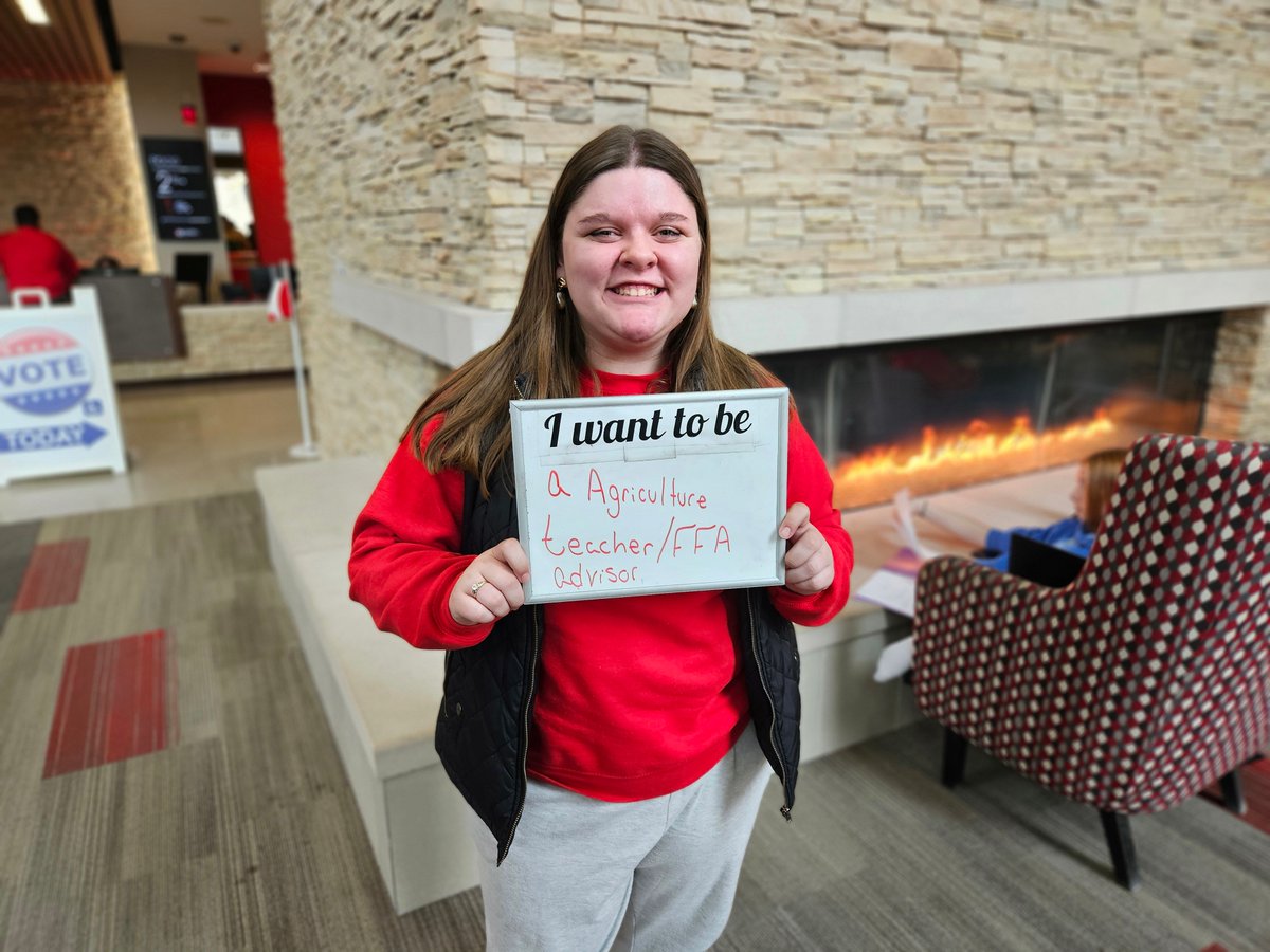 Allie Burrow wants to become an agriculture teacher. 🌽🐎What do you want to do become? We can help! #YourFutureStartsHere