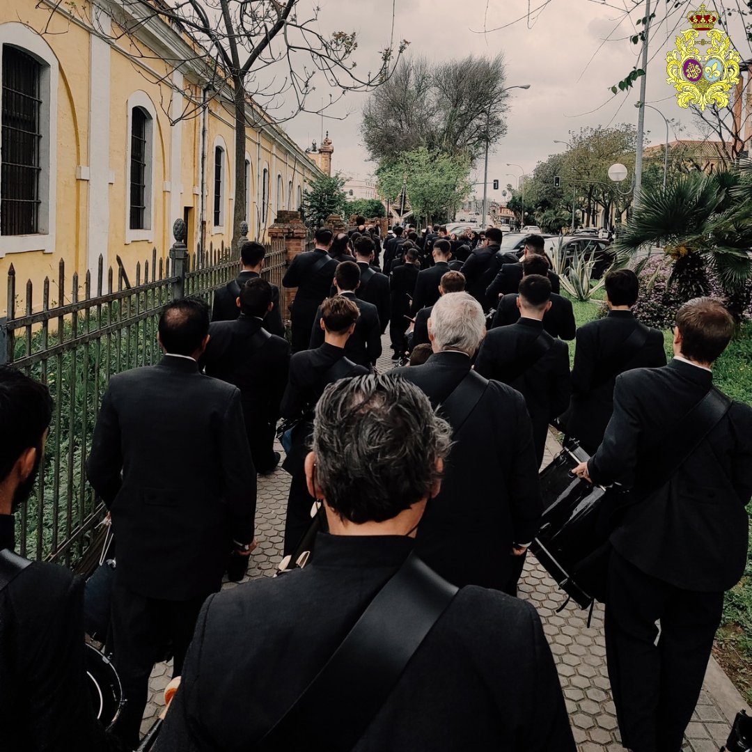 Nuestra formación se dirige en paso ordinario hacia la parroquia de <a href="/hdadsbernardo/">Hermandad de San Bernardo</a> 

#MiercolesSanto 🎼🎺
#Semanasanta24 
#LaMusicaDeUnBarrio 
#PasionyResurreccion24
