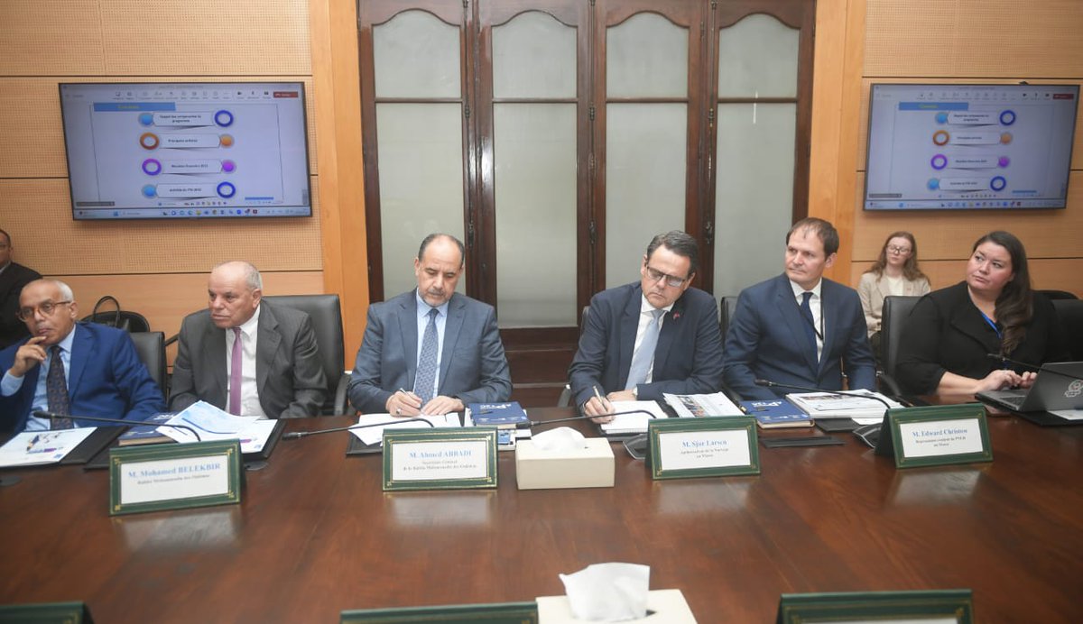 PNUDMaroc's tweet photo. 📸 Tenue de la 7ème réunion du #COPIL 👥 du projet #APT2C. Le #PNUDMaroc s'engage aux côtés du @MENPSGOV et de @norvegeambmaroc 🇳🇴 pour un avenir où la tolérance 🤝, le civisme 🌍 et la citoyenneté 👥 sont au cœur de l'éducation 📚 de la jeunesse 🇲🇦. https://t.co/0CiMy4gNJi