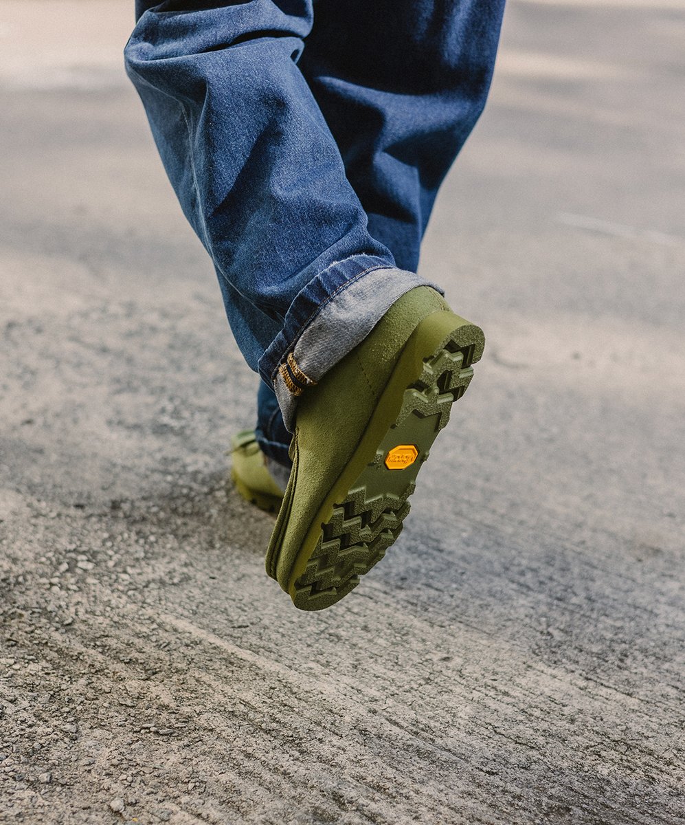 The Clarks Originals Wallabee GORE-TEX® suede, an iconic classic in Clarks Originals collection across the globe thanks to its moccasin construction and structural silhouette.

Now at #CROSSOVER.
crossoverstore.com

#ClarksOriginals