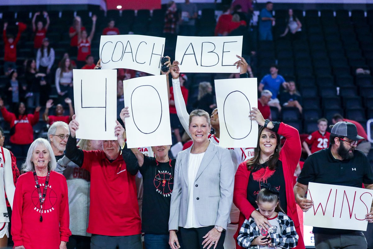 🔈 Tune into @680TheFan at 10:35 a.m. this morning as @COACH_ABE joins @buckbelue8 to talk about our four top-100 signees and all things Georgia Basketball! Watch or listen: 680thefan.com/watch/ #GoDawgs