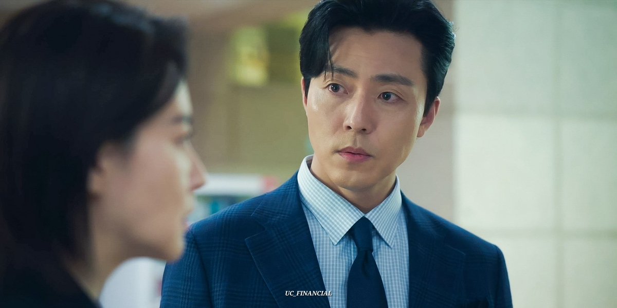 불쑥불쑥 나타나는 거. 왜 네가 하면 사랑이고 내가 하면 집착인 지 설명을 좀 해줄래? 언제는 관심 달라고 애걸복걸 하더니 이제 관심을 줘 볼까 했더니 집착이다? 진짜 집착이 뭔지 안 겪어 봤구나. 네가.