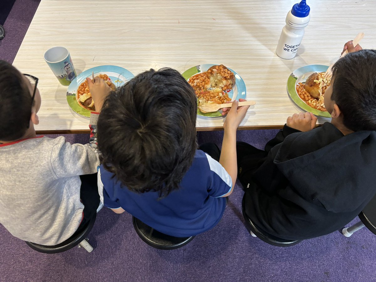 CicProject's tweet photo. Lunchtime @ActiveCdale @HAFCalderdale #haf2024 https://t.co/gVUFm9DMiT