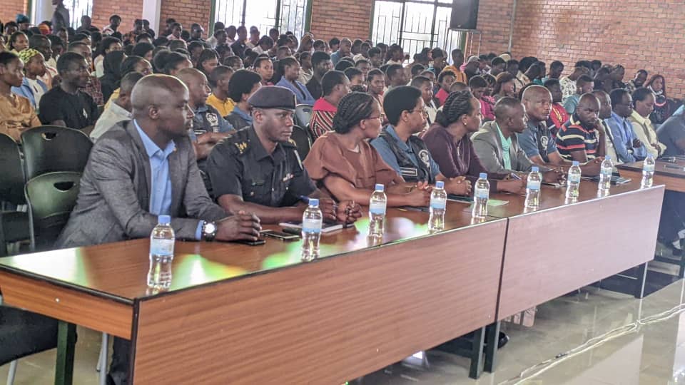 unilak_rwanda's tweet photo. 1/2 The month-long anti GBV campaign, spearheaded by @UNILAK_LSS in partnership with @RIB_Rw concluded today in an event held  at @unilak_rwanda @NyanzaDistrict campus. https://t.co/OdVZ7Tccmk