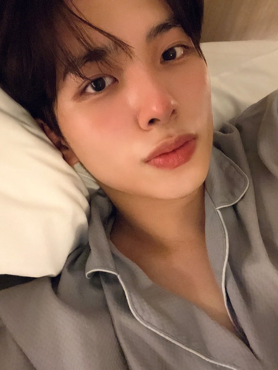 ATBO_members's tweet photo. [#류준민]
뿅🌟

#ATBO #에이티비오
#RyuJunmin https://t.co/teAQ9uFO4L