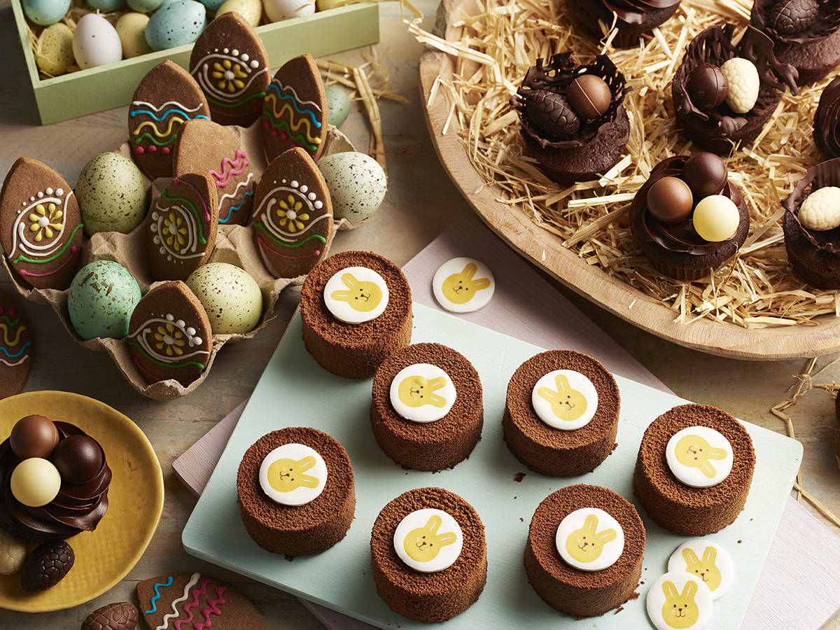 Happy Easter from Emirates! 🐰 We’ll be serving hot cross buns and Easter bread onboard, as well as lots of chocolate in the lounges. emirat.es/qb5jkb
