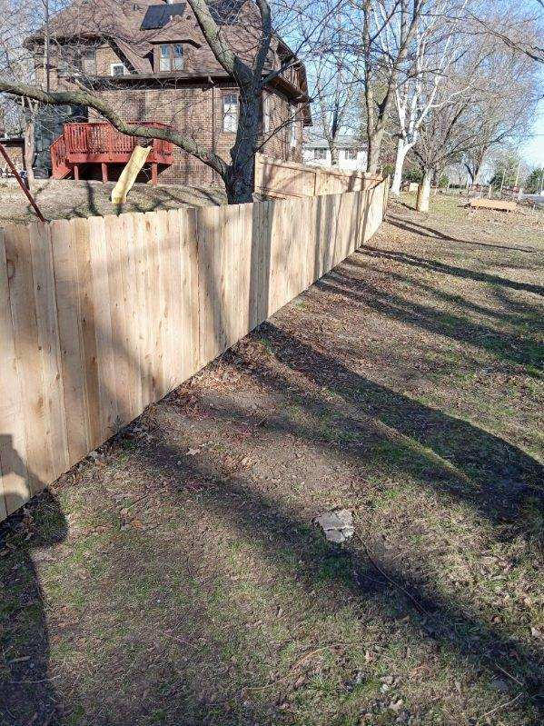 lifetimefence98's tweet photo. A nice wood fence installed by Rob &amp; Crew in Iowa City. Great work guys! https://t.co/84ZMu0GCug
