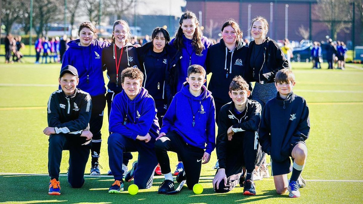 Thank you to the Sports Leaders from @Pelicanshockey who did a great job umpiring at the Norfolk Hockey Quicksticks finals this week hosted @Lynnsport Great to meet @BureValleySch and @SheringhamPS along with the West Norfolk finalists @GlebeHouseSch @DersinghamVA