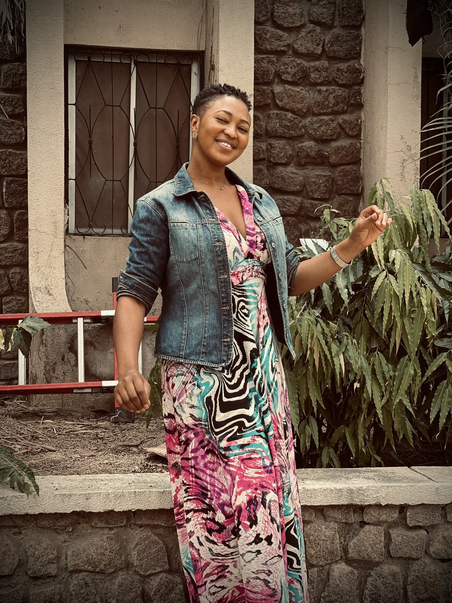imsarahaloysius's tweet photo. Gaskiya, na yarda, and I’m telling you for free because I have been there, DUK WANI MAI KIBA YANA SHAN WUYA….. it’s not easy.
Rocking my new look, comment your favorite slide. 👇👇👇
#womeninfilms #femalefilmmakers #womeninmedia #blackwomeninhollywood #blackwomen https://t.co/TfN49UCtIQ