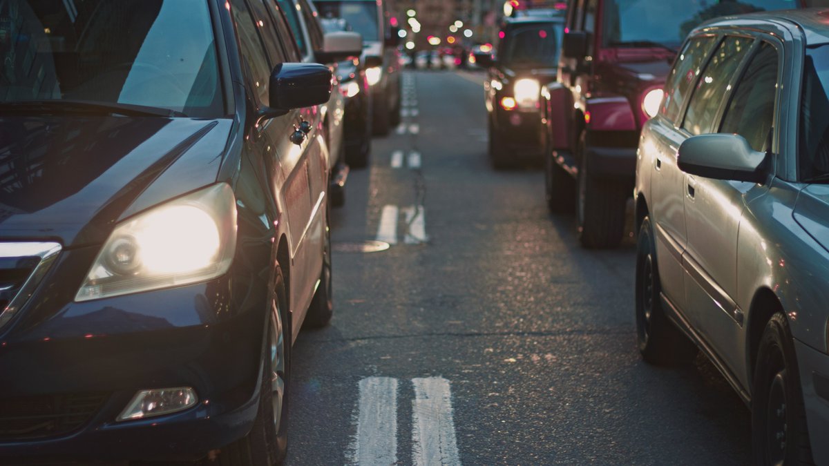 Most commuters drive to work. Why do managers not pay attention to traffic reports when setting business hours?  #trafficreports #trafficreport #manager #traffic #report #business #hours #drive #work #careernet #careernetnation #justinterview