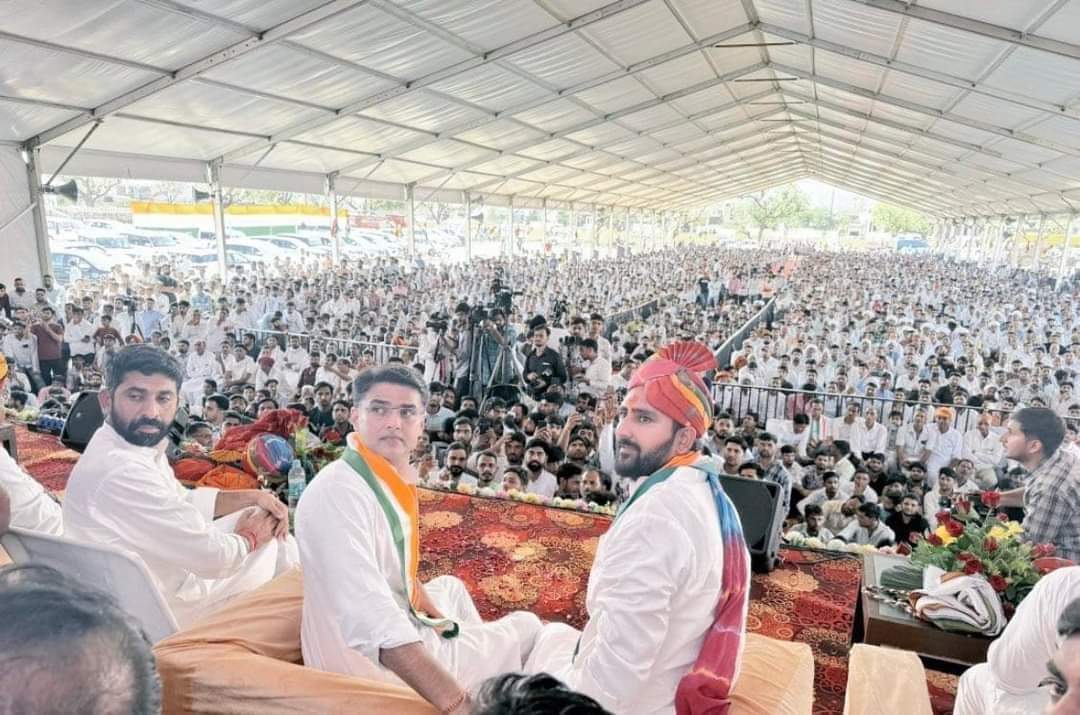 sherawat_s_k's tweet photo. बदलाव की बयार है,
जयपुर ग्रामीण तैयार है!

कांग्रेस प्रत्याशी @AnilChopra_ जी के समर्थन में आज जयपुर ग्रामीण में उमड़ा विशाल जनसैलाब। https://t.co/uZVp4QuTq9