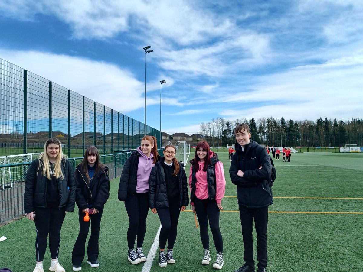 ASKilwinning's tweet photo. #NAEvents 💛🖤
#YATakeOver
Our referee's for todays primary school girls football tournament!! https://t.co/gUPSP4rSu0
