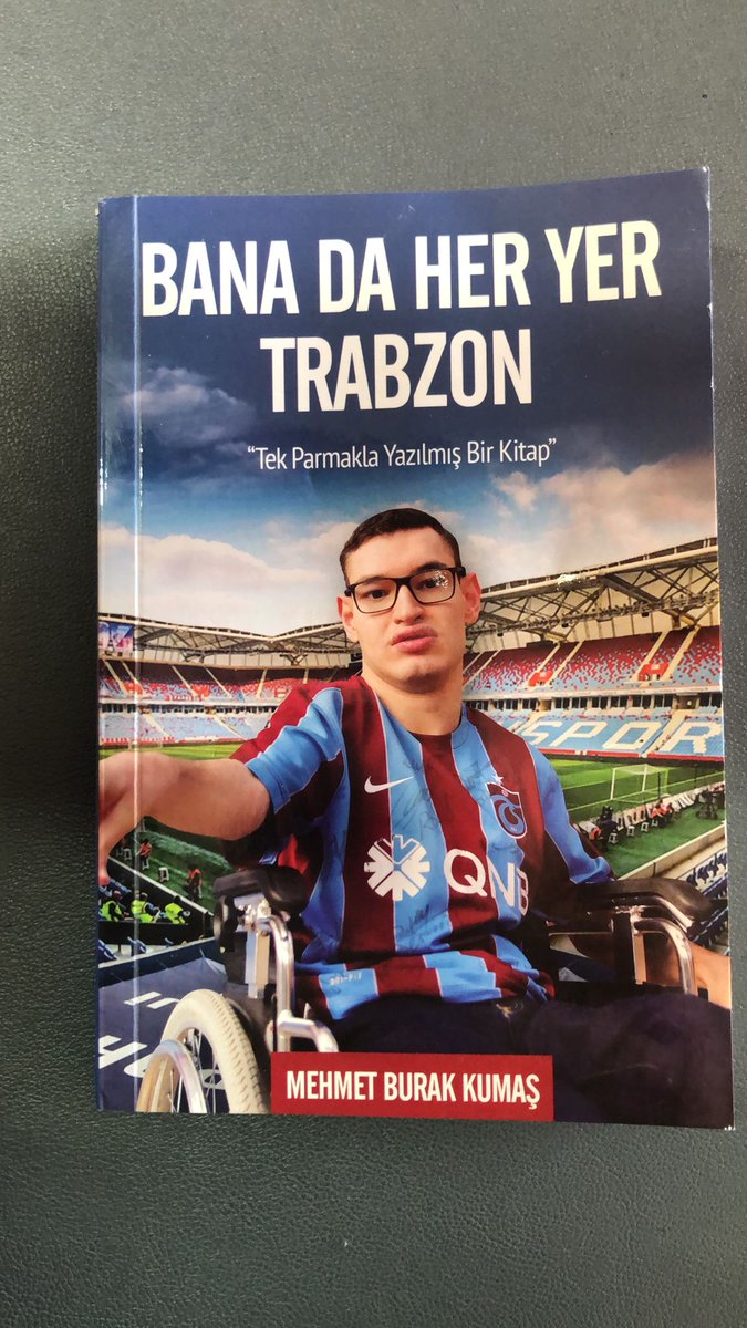 Ben bu kitabı tek parmağımla bilgisayarımın klavyesine tek tek basarak düşüne düşüne yazdım tek parmağımla bana da her yer Trabzon adlı kitabımı almak isteyenler bana yazsın Kitabım piyasada hiç bir yerde yok evden elden kitabımı almak istersen yardımcı olurum özelden yazsın