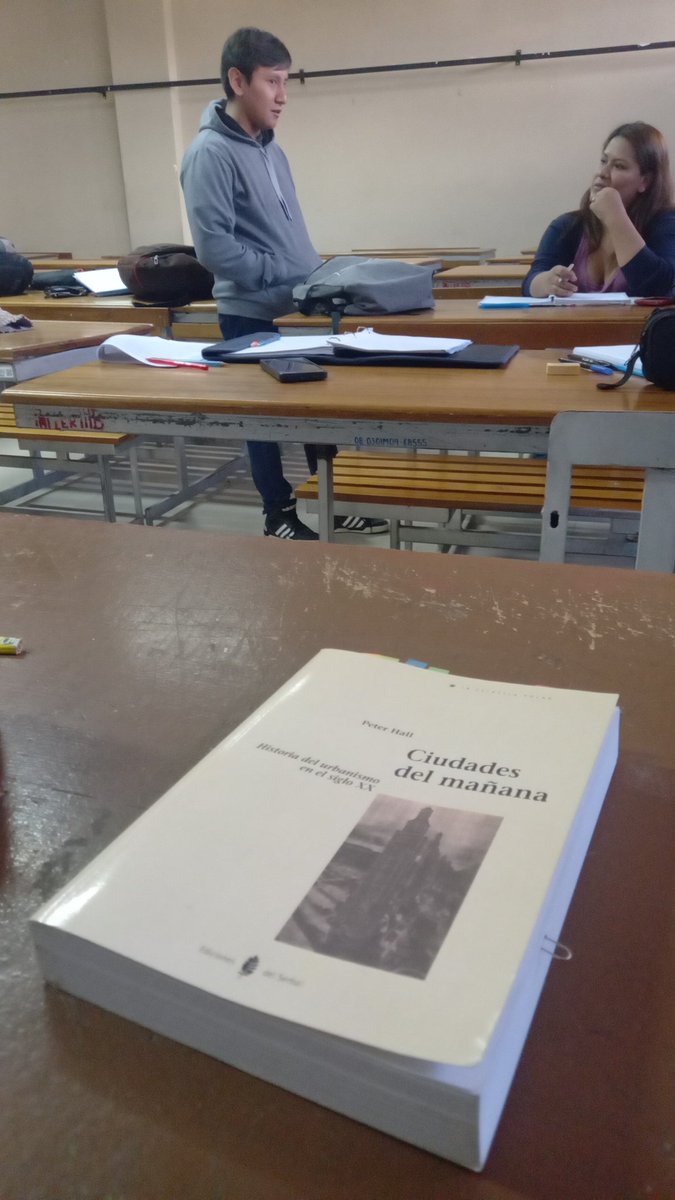 je_cabreraq's tweet photo. El libro de base para empezar a estudiar el Urbanismo. Las ideas principales y el aporte de los anarquistas. #ciudadesdelmañana #peterhall. https://t.co/qCejDZM8P6