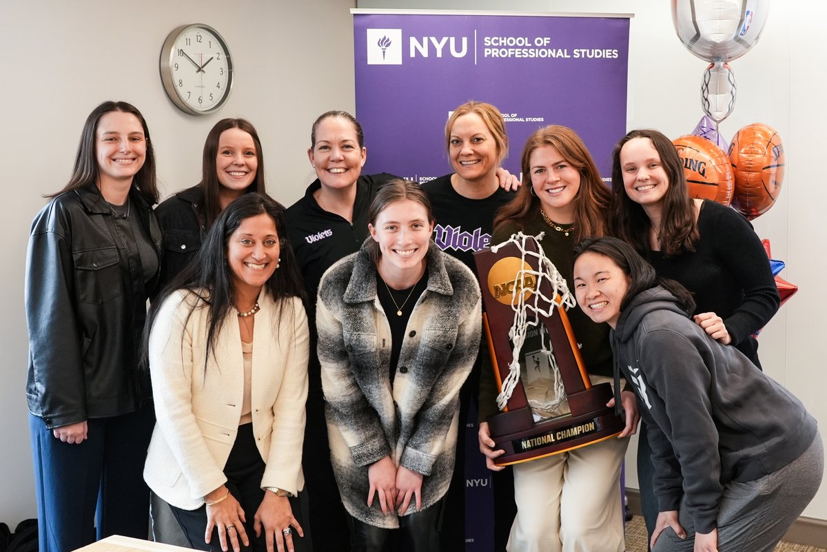 I was so thrilled to celebrate @NYUSPS students and alumni on the @nyuwomenshoops team who won the 2024 NCAA Division III Championship! 

Help us continue to support our bright, talented, and driven students as part of #NYUOneDay on 3/27/24! Donate now: nyuoneday.org/pages/nyu-scho…