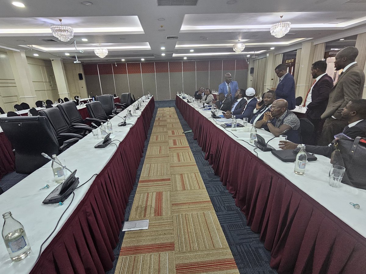 RxAroni's tweet photo. Whole of Nation Approach talks called by the Court to end the doctors strike failed this afternoon when government officials walked out of the meeting and left @kmpdu officials stranded. We reiterate that it's the #GovernmentOnStrike 

 #DoctorsStrikeKE #SomeoneTellNakhumicha https://t.co/LrEFQN6UKk