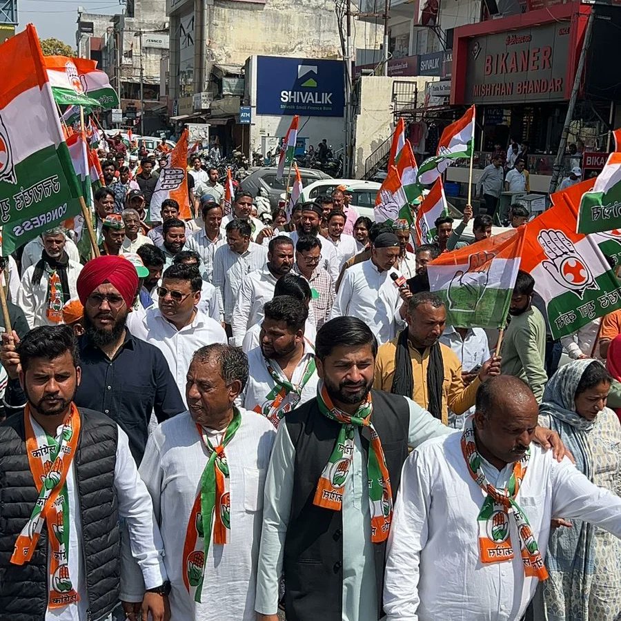 MohitUniyalINC's tweet photo. #हरिद्वार_लोकसभा से कांग्रेस प्रत्याशी श्री @virenderrawatuk जी के #नामांकन जुलूस में #डोईवाला व #ऋषिकेश विधानसभा क्षेत्रों से आये कांग्रेस कार्यकर्ताओं के साथ प्रतिभाग किया । https://t.co/fJx1F4l2FO