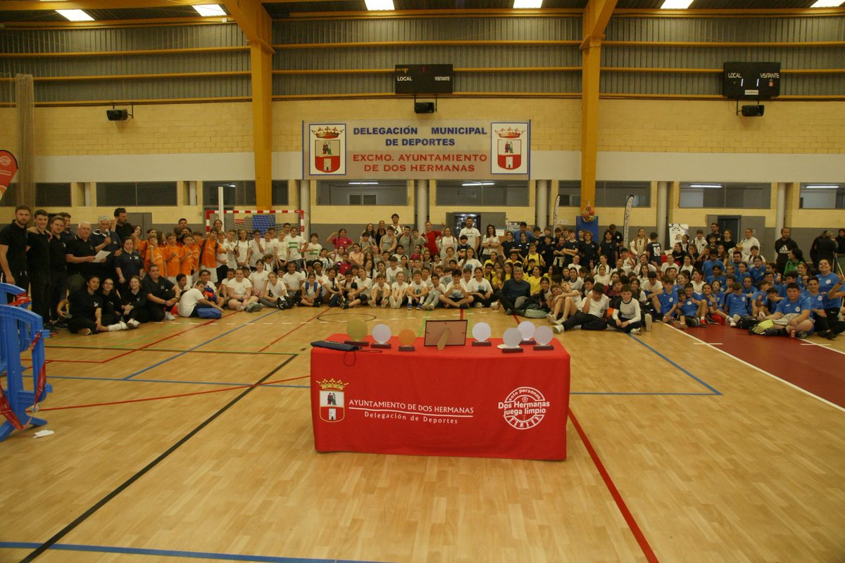 ceipMDV's tweet photo. Campeonato de #Pinfuvote y el equipo de nuestro cole lo disfrutó al máximo.
¡Enhorabuena a los demás equipos participantes!
#curso2324 #educación #TercerCiclo #EdPrimaria #EduFis #AMPA #DosHermanasCiudadEducadora
@educaand @educaciondh https://t.co/jiNmZRWHI3