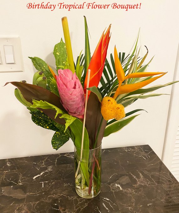 It&rsquo;s my #Birthday!!! Beautiful birthday #TropicalFlower bouquet with real #bananas one of my #Pilates<a href="/tag/birthday"class="tags">#Birthday</a><a href="/tag/tropicalflower"class="tags">#TropicalFlower</a><a href="/tag/bananas"class="tags"><span>#bananas</span></a><a href="/tag/pilates"class="tags"><span>#pilates</span></a><a href="/tag/pason"class="tags"><span>#pason</span></a><a href="/tag/pasonactress"class="tags"><span>#pasonactress</span></a>