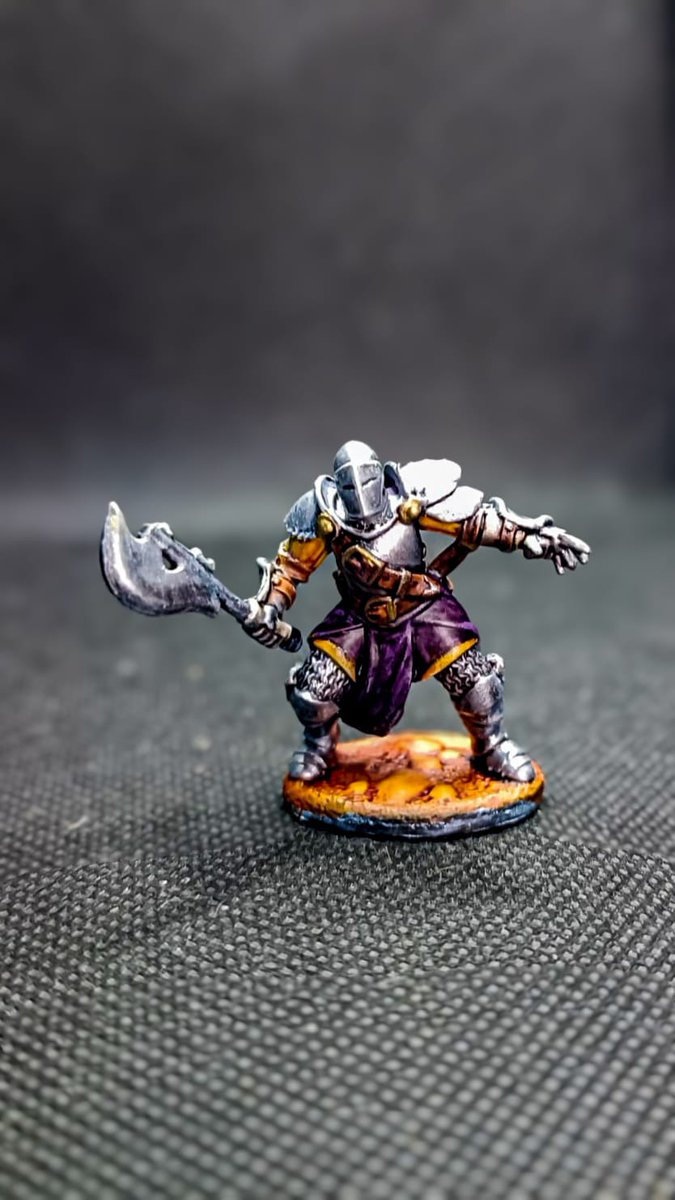 Nicola90tn's tweet photo. #bones4 #reaperminiatures #reaperbones #adventurers #guard #axeman #fantasy #painted #miniatures #rpg #paintingminis #boardgames #tabletopgame #paintingbones #miniaturesgames #myhobby #sharethehobbylove #kickstarter @reapermini #vallejocolors #airbrush #slapchop #speedpaint https://t.co/LIhdU8v4P9