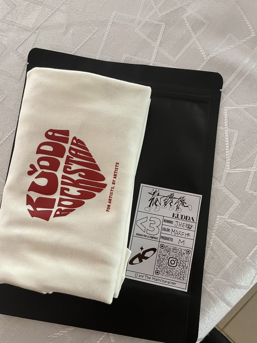 adrianmelgargar's tweet photo. Amigos Twitteros empecé con mi marca de Ropa. Primer cliente satisfecho 🗣️ https://t.co/TJ7z9oOozR