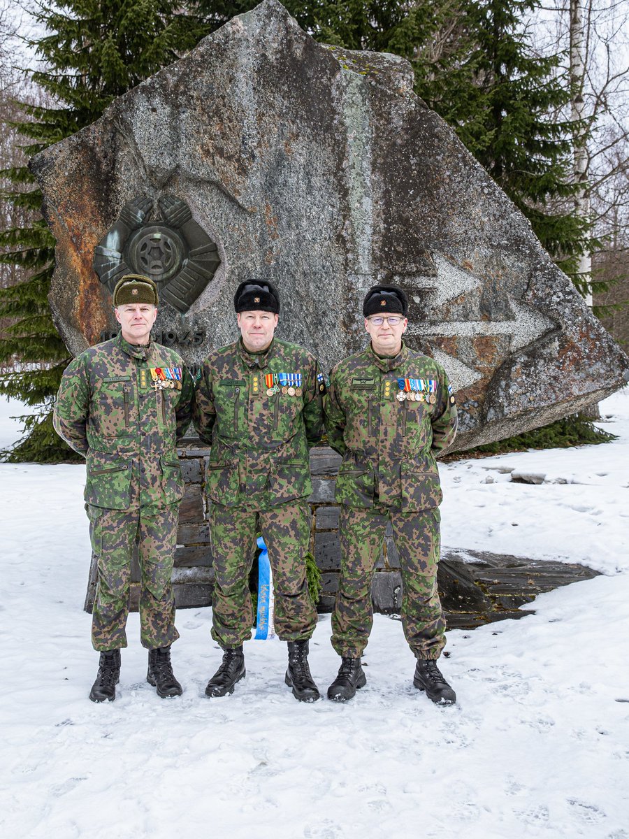 Huhtikuun alussa vaihtuu @PanssariPR komentaja. Eversti Rainer, kiitokset vahvasta komentajuudesta. Eversti Juhana, saat komentoosi perinteensä tuntevan ja eteenpäin katsovan joukon. Sotilaan onnea ja menestystä Teille molemmille uusiin tehtäviin. ISKE ja MURRA!!