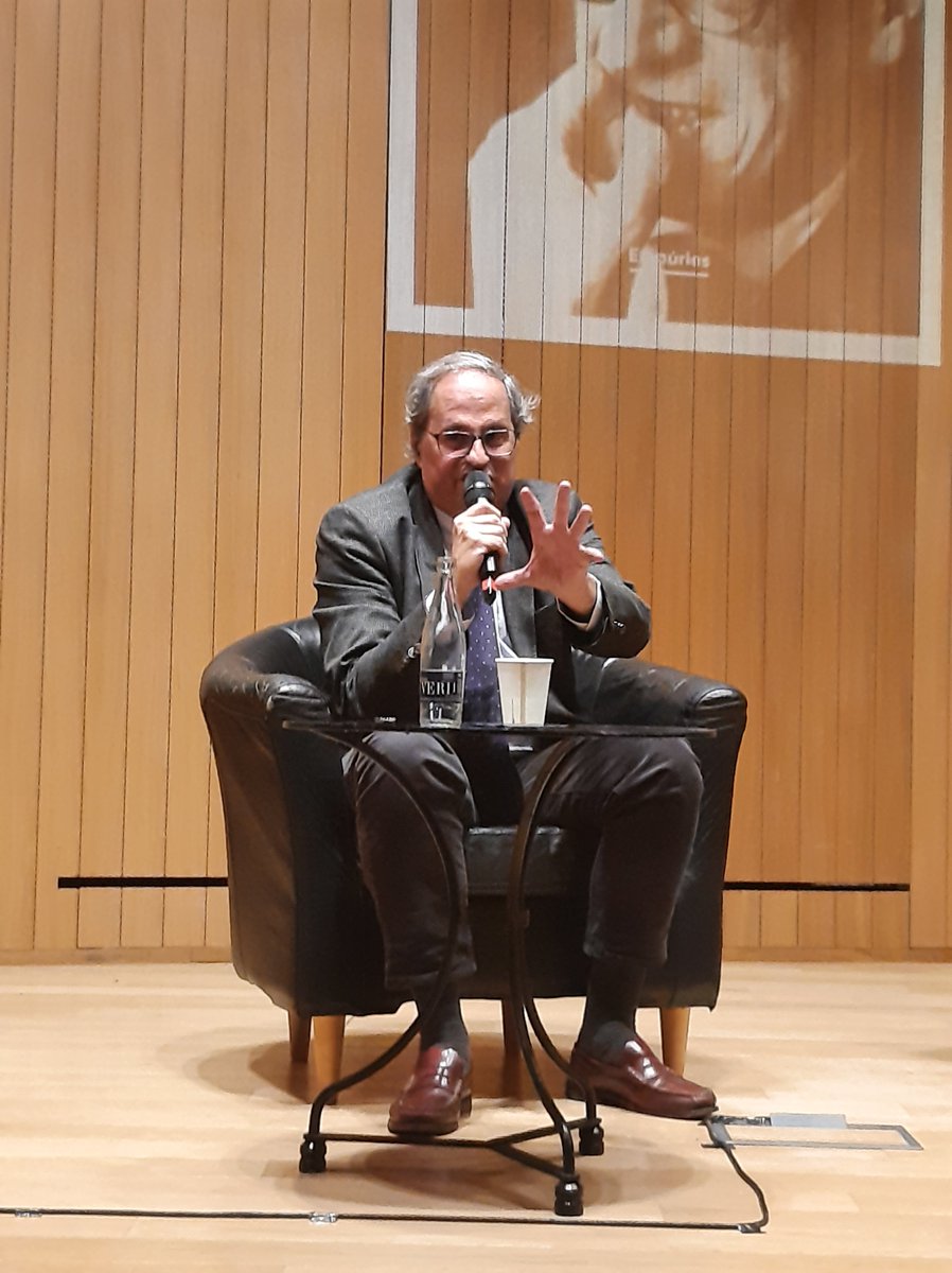 MartaFdezJurjo's tweet photo. 26/03 a l'#Ateneubcn presentació del llibre “Armand Obiols, d’una fredor que crema” @Ed_Empuries, de @QuimTorraiPla. Torra ha volgut desbrossar #Obiols, treure’l de la Colla de Sabadell i de Mercè Rodoreda i veure’l amb tota la complexitat. És un engranatge de la seva generació. https://t.co/HOEwNBMEuE