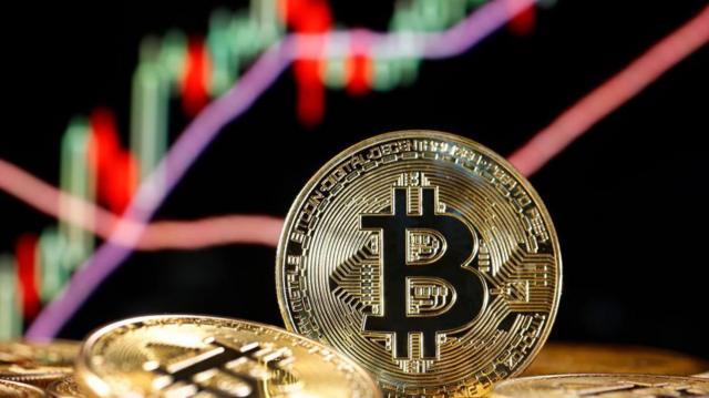 EstrategiasTv's tweet photo. Bitcoin: “Se está construyendo una estructura financiera que tiene la bendición de Wall Street. Esto acaba de empezar.” https://t.co/O3OQySkOBT #bitcoin #criptomendas #cripto @BitgetES @bit2me @Molina_Jorda https://t.co/PFFBgb2E9o