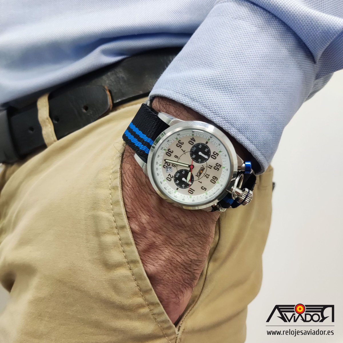 RelojesAVIADOR's tweet image. Descubre la colección AIR RACER: un estilo audaz inspirado en los pilotos acrobáticos. ✈️ Con movimiento de cronógrafo japonés, correas de nylon en rojo y azul, y resistencia al agua, perfectos para la aventura diaria. ⌚️🔴🔵 
#airracer #relojespiloto #relojesconestilo #aviacion