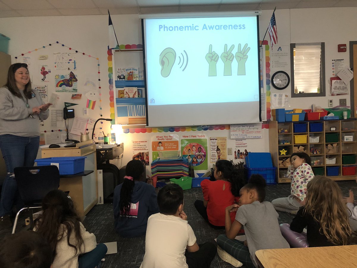 CraftFabinFirst's tweet photo. Watching 2nd grade WIN Time group 😍 love learning from other teachers and watching former students shine! #allenolympics @allenelem https://t.co/wkmdacudnX
