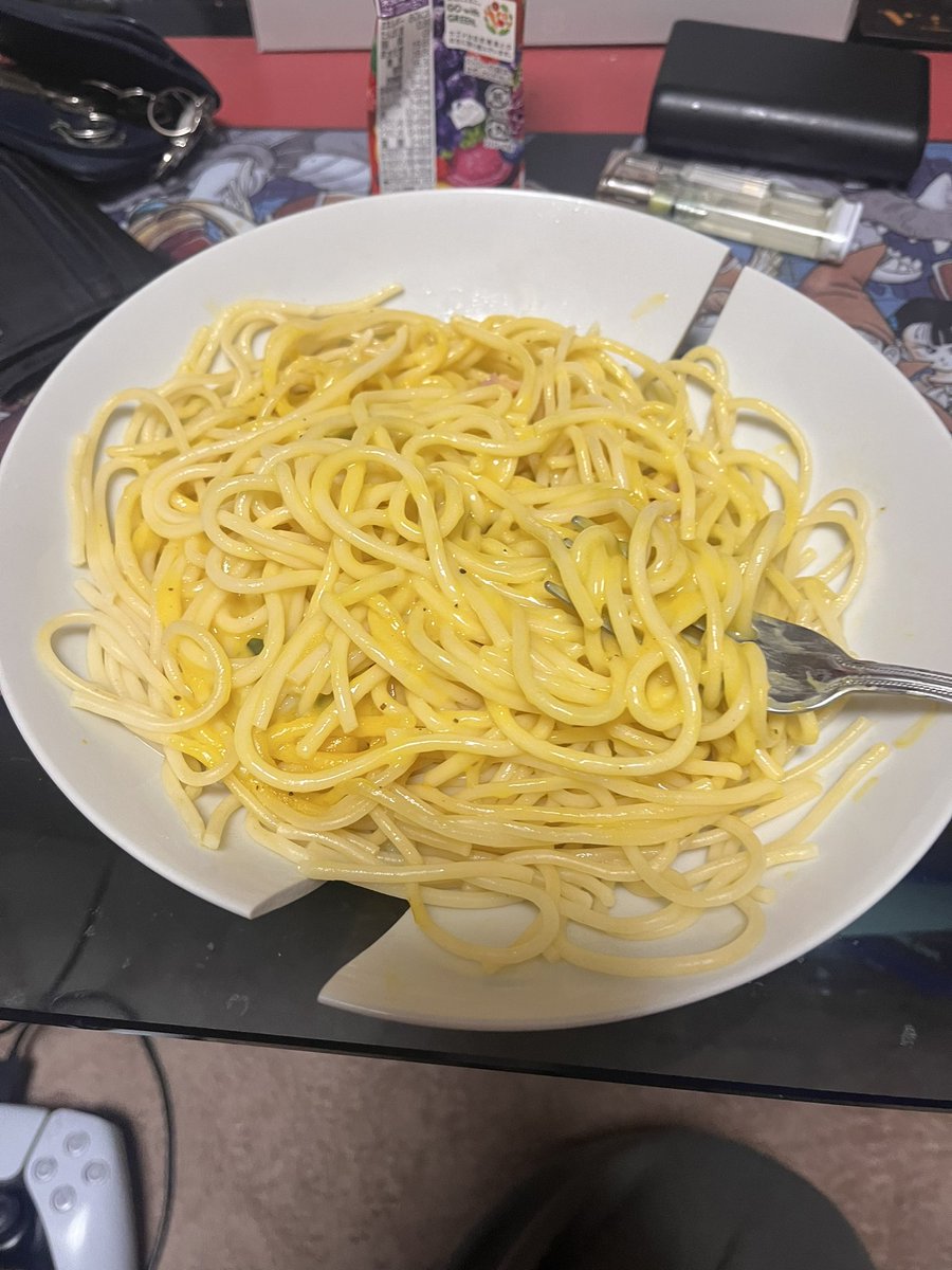 goastention's tweet photo. パスタ食べてたら皿が割れました
何かの予兆でしょうか！
UP TO YOUに勝てる前兆なんでしょうか！そんな気がしてきました！ https://t.co/9lTQQMbNKw