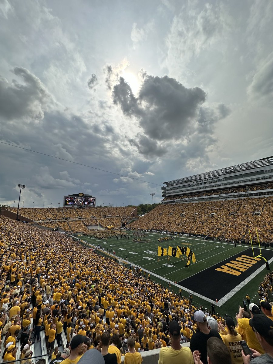 Today is #1DayForIowa and we’re incredibly proud to be supporting <a href="/UISportRecMgmt/">University of Iowa Sport and Recreation Management</a> and the tremendous experiential learning opportunities this wonderful program provides for students.

Go Hawks!