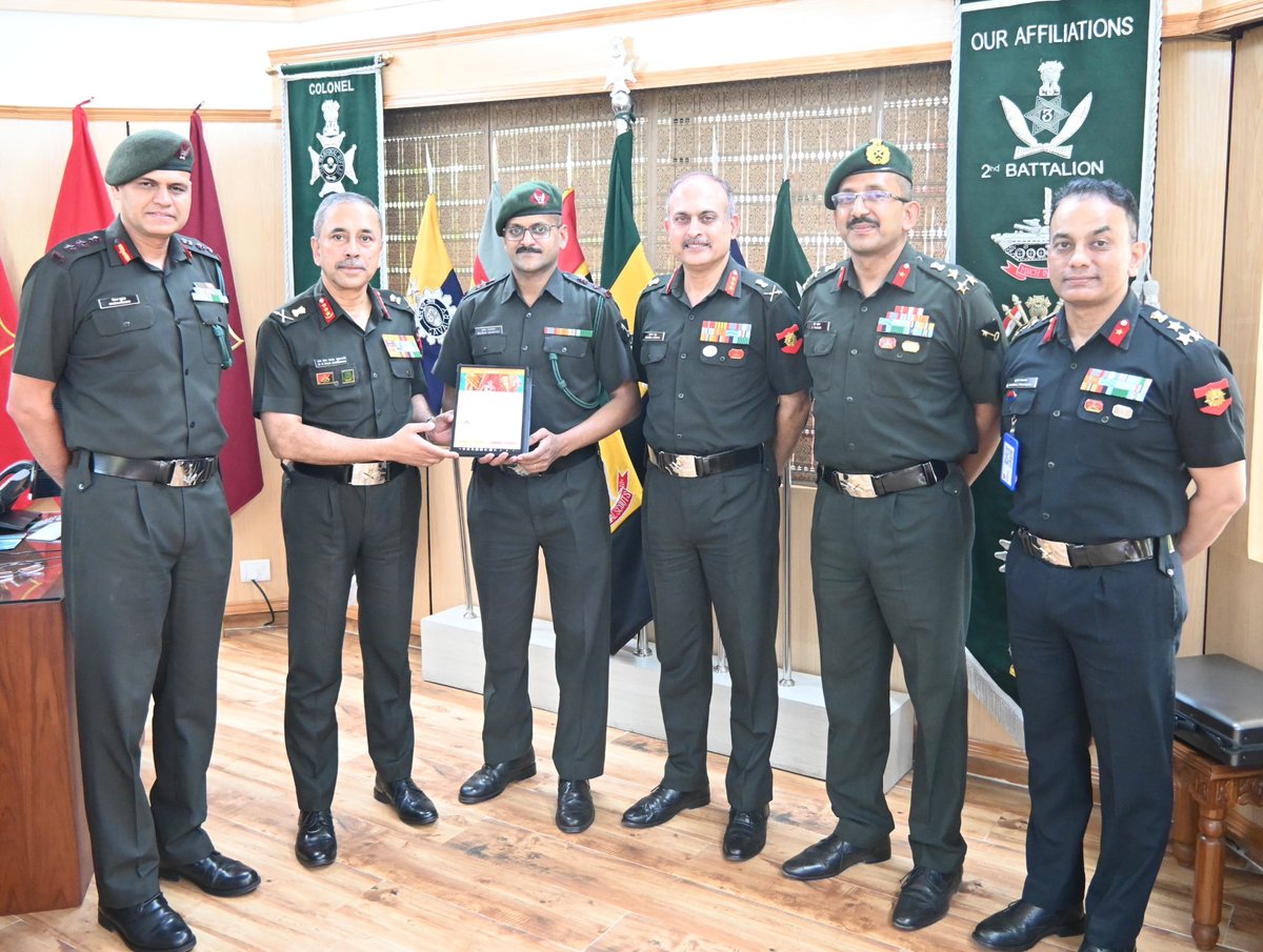 suryacommand's tweet photo. #IndianArmy
#GoingDigital #EmbracingTechnology
Lt Gen NS Raja Subramani GOC-in-C, #SuryaCommand launched the Surya Auditorium movie booking App #SAMBA at #Lucknow for the #SuryaWarriors and families. The app provides 'one click' function for availing benefits of various facilities in the station.
@adgpi
@ProDefLko
@PRODefDehradun
@PROdefprayagraj