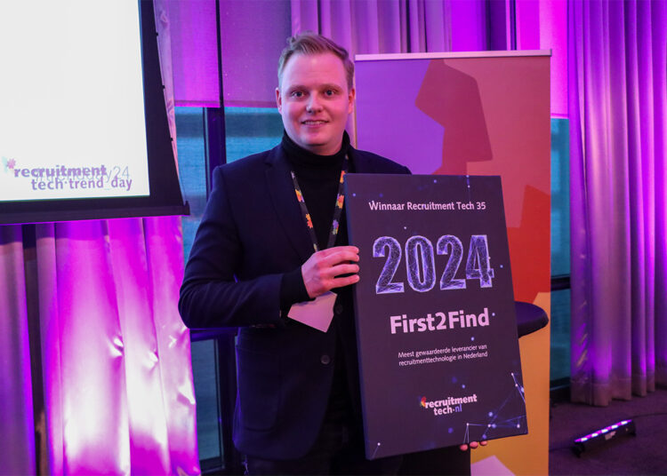 flexupdate's tweet photo. First2Find, de verrassende nummer 1 in de Recruitment Tech 35

First2Find eindigde de verrassende nummer één uit het niets op een verrassende eerste plaats in de #RecruitmentTech 35. https://t.co/Q5iwLuVd9U https://t.co/dMYACt0wSn