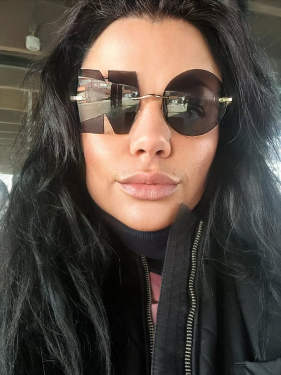 När vädret tillåter solbrillor 😎🖤