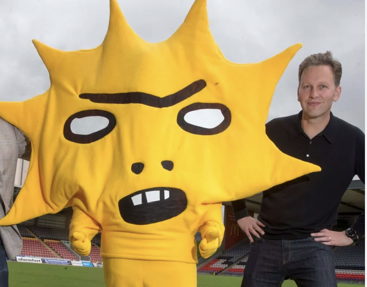 TheGaribaldiG's tweet photo. 🔴⚪️BRAND NEW POD

Another wonderful, #NFFC supporting guest for you: we speak to artist @davidshrigley.

We largely avoid current events because they will make us sad, but do talk about mascots, existential despair &amp; optimism. Or otherwise.

Pod here👉https://t.co/hoRjzO2TiC https://t.co/qZj5vZmxvr