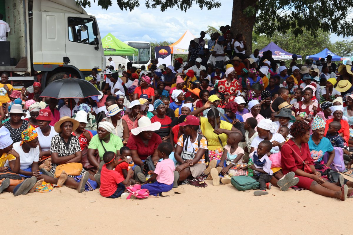 CAREZimbabwe's tweet photo. 2/2One of our highlights was witnessing the #inspiringvoices of pupils we are working with under the #START4GIRLS project present their advocacy position paper, passionately calling for a holistic approach from the government to combat the issue of #childmarriage in their area. https://t.co/ymcSd7jnws